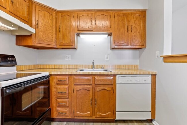 Building Photo - 7036 Basswood Rd