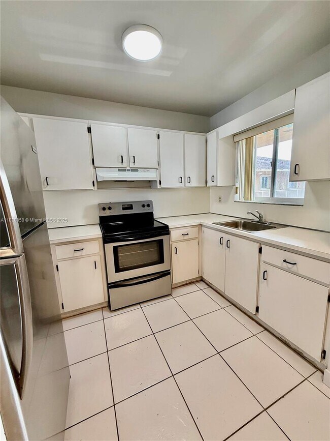 Building Photo - 3011 W 76th St