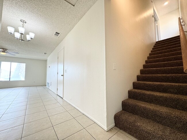Building Photo - AVAILABLE NOW!!! 2 Bedroom / 2 Bath Apartment in Cathedral City!