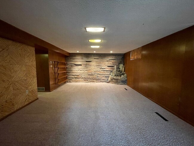 Building Photo - Gorgeous Mid-Century Modern Home Adjacent to BYU