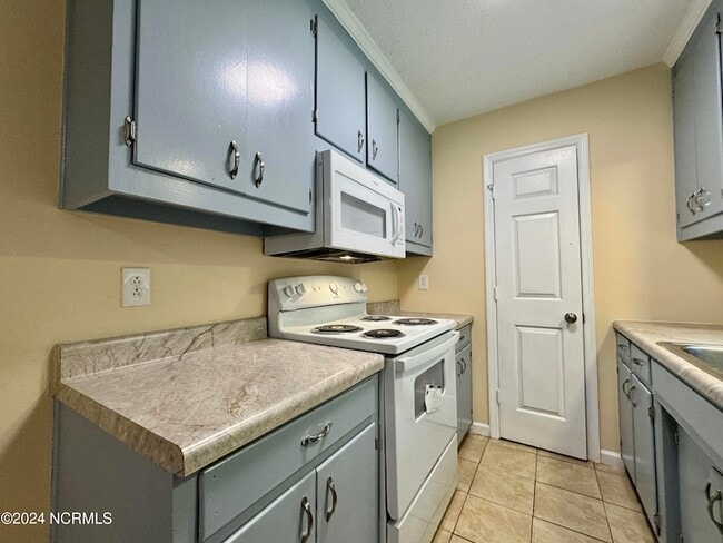 Building Photo - 3802 Brandywine Dr