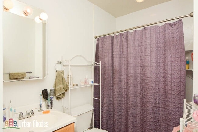 Building Photo - 3941 N Monticello Ave