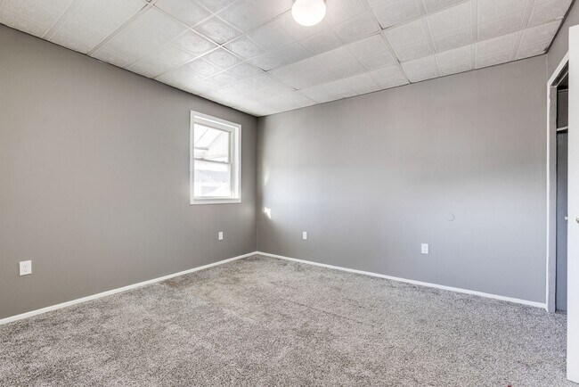 Building Photo - AVAILABLE NOW! 3 bed, 2 bath AMAZING House in Allentown!!!