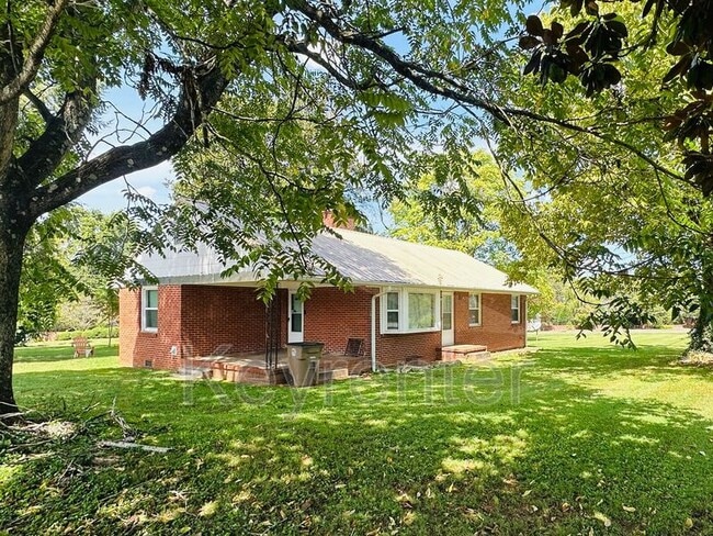 Building Photo - 4315 Woodlawn Pike
