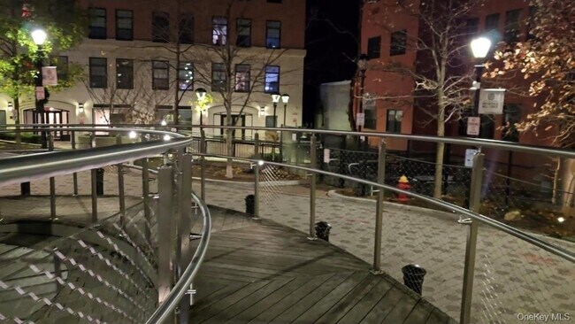 Building Photo - 25 N Broadway