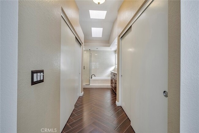 Building Photo - 5963 meadowood COurt