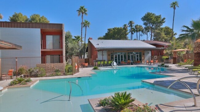 Building Photo - 11 E Orange Grove Rd