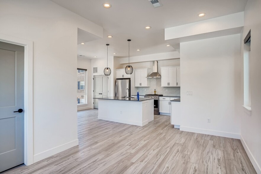 Primary Photo - Corona Townhomes