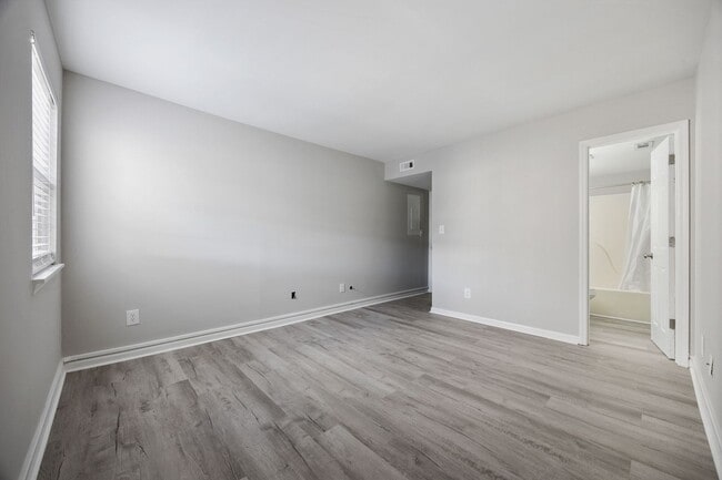 Building Photo - Fully Renovated 2BR/2BA Condo for Rent – P...