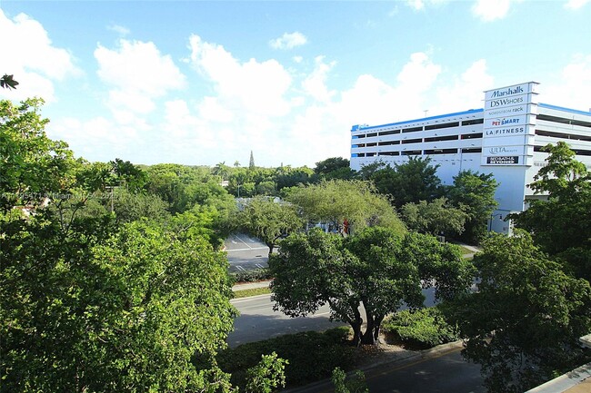 Building Photo - 3530 SW 22nd St