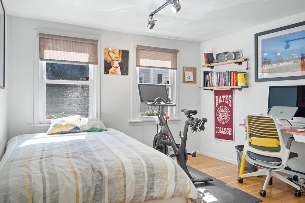 Building Photo - 40 Pleasant St