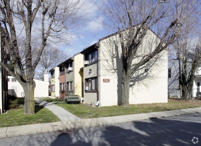 Building Photo - Maple & Spruce Court