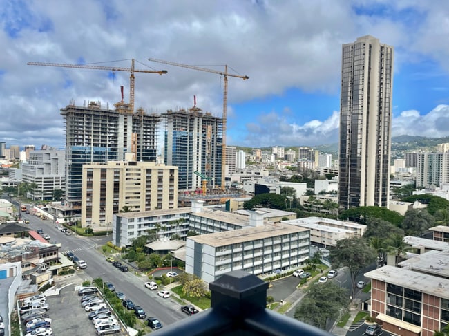 Building Photo - 1610 Kanunu St