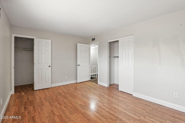 Building Photo - 1115 N 84th Pl