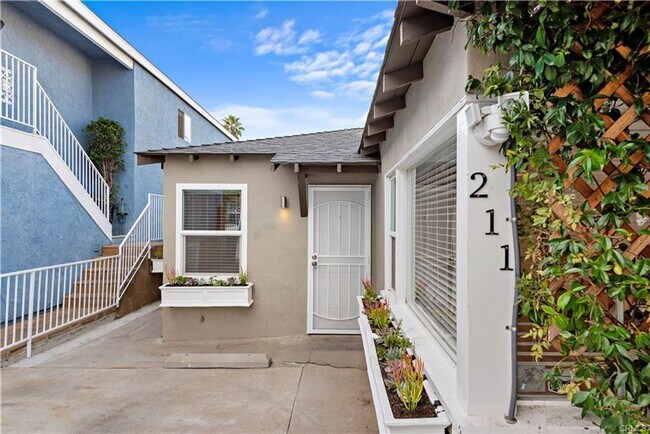Building Photo - Balboa Peninsula Pool Home