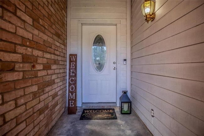 Primary Photo - 87 Artesian Way
