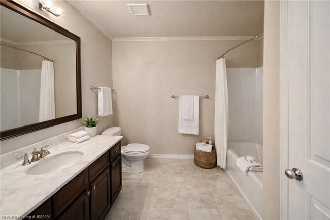 Building Photo - 6414 Huntington Ct