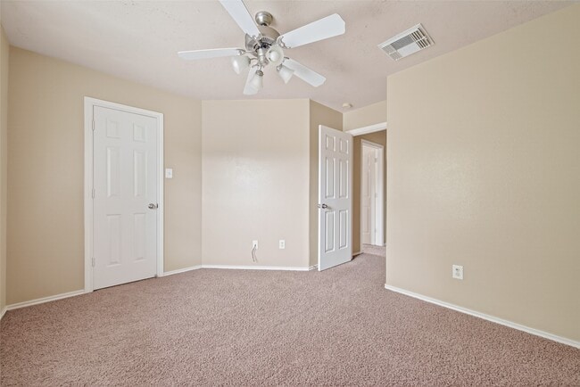 Building Photo - 5626 Claybeck Ln