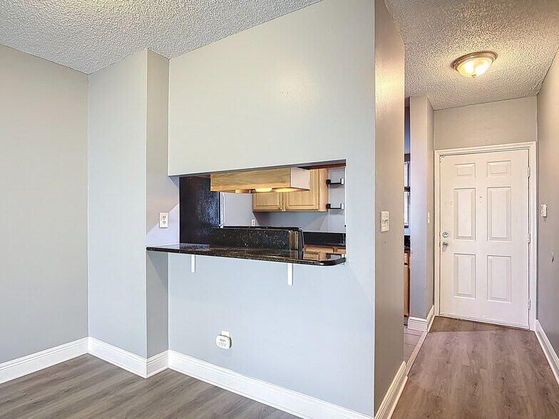 Building Photo - 4711 Capri Plz