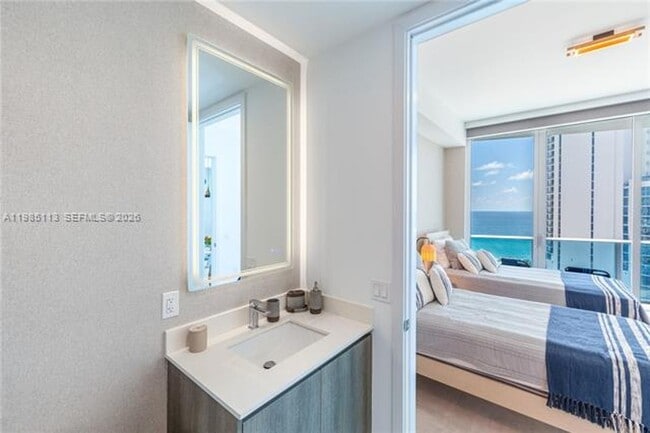 Building Photo - 17550 Collins Ave