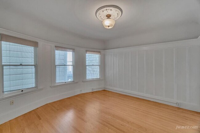 Building Photo - 840 14th St