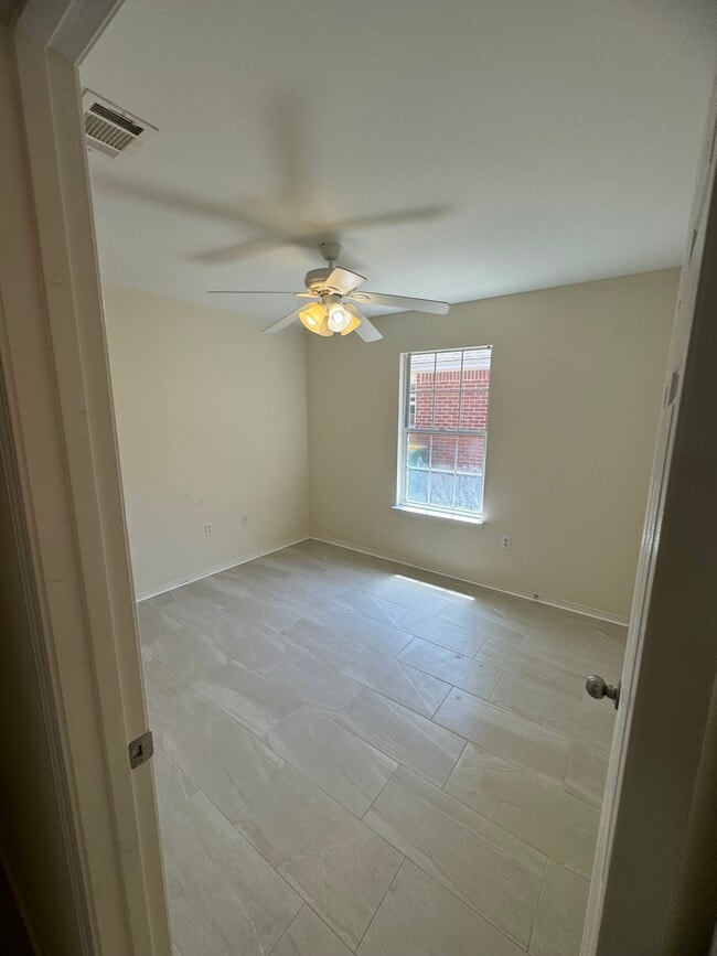 Building Photo - 1615 Chadwick Ln