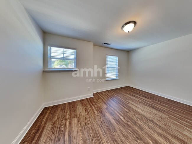 Building Photo - 504 Cash Circle