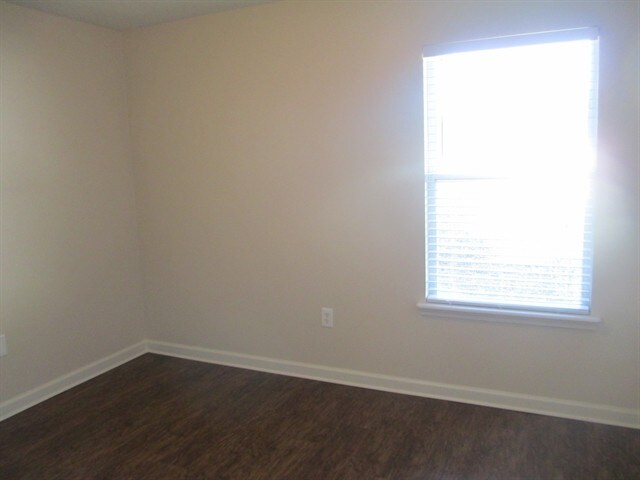 Building Photo - 2643 Creek Ridge Dr