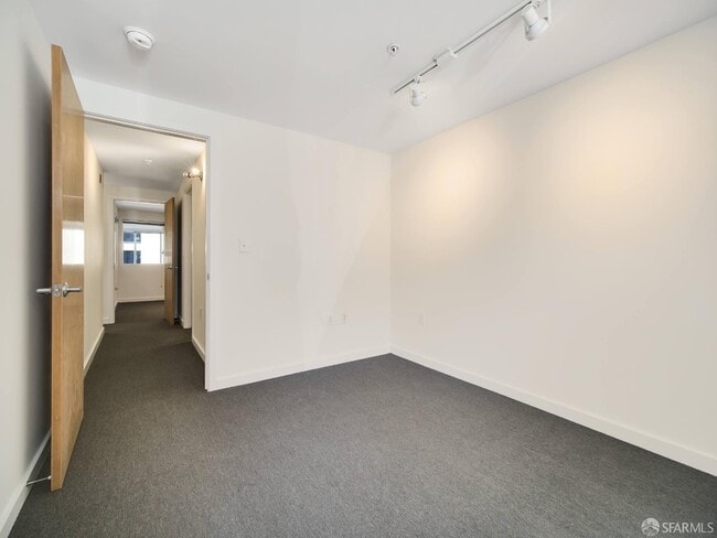Building Photo - 52 Rausch St