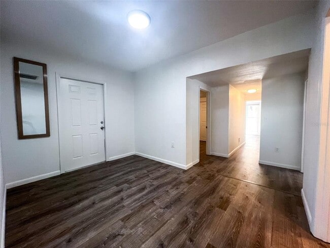 Building Photo - 3402 W Van Buren Dr