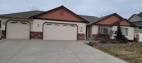 Building Photo - HUGE! 4 Bed Family Home in Mead Available...
