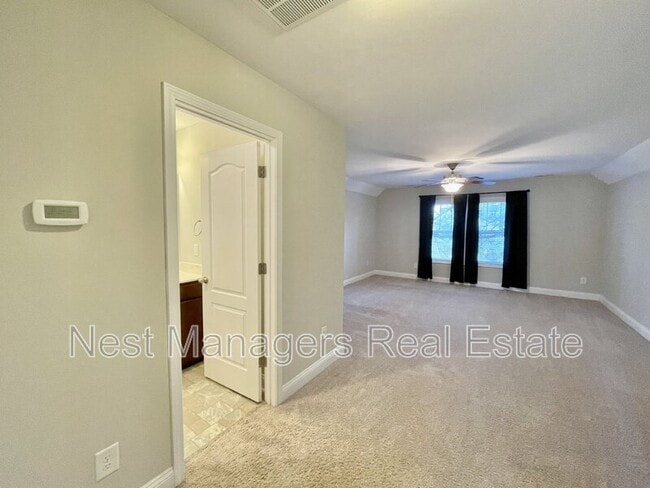 Building Photo - 211 Executive Dr