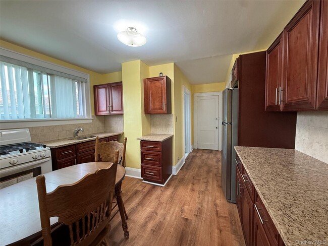 Building Photo - 46 Dunston Ave