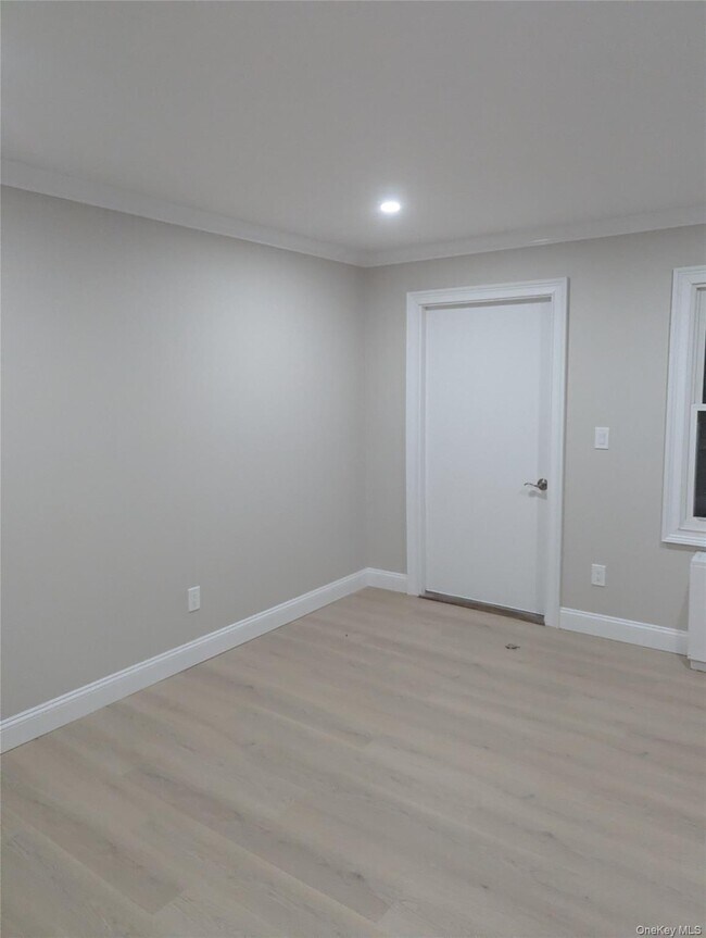 Building Photo - 10 Wild Oaks Rd