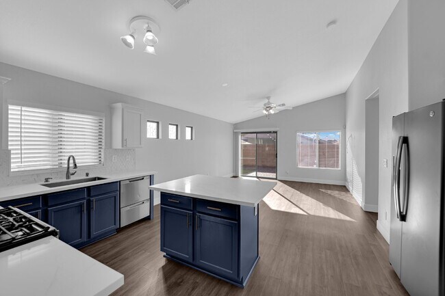 Building Photo - Charming 4-Bedroom Home in a Quiet Las Vegas Community!