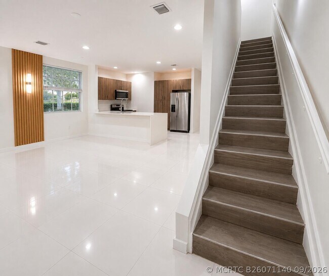 Building Photo - 1030 Crystal Way