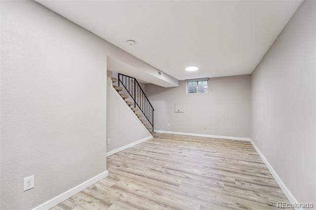Building Photo - 374 Gladiola St