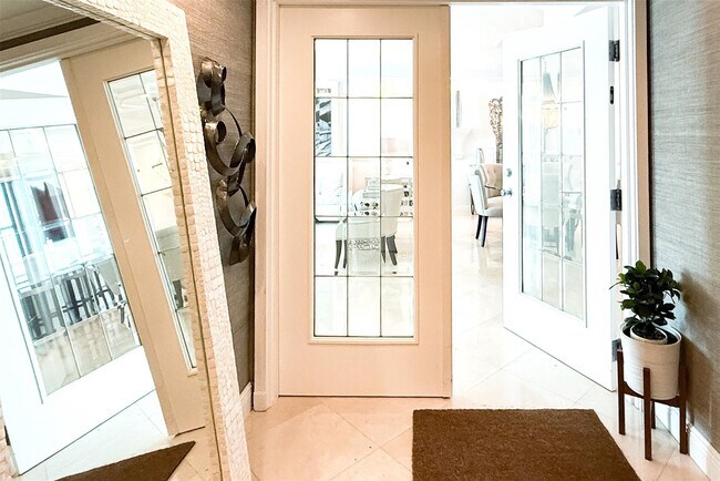 Building Photo - 2110 N Ocean Blvd