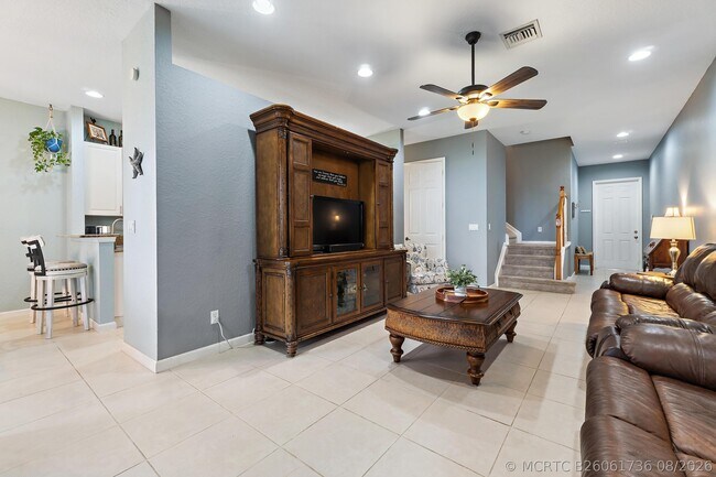 Building Photo - 2170 SW Cape Cod Dr