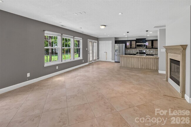 Building Photo - 10745 Glenluce Ave