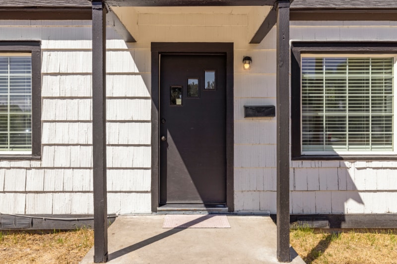 Building Photo - 2335 Darrow Ave