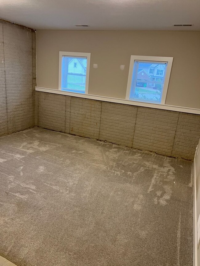 Building Photo - Beautiful 3 bedroom 2 1/2 bath house