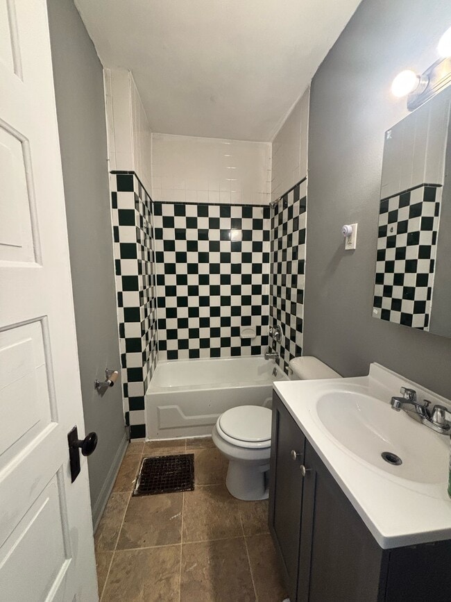 Building Photo - 1810 Hutchins Ave