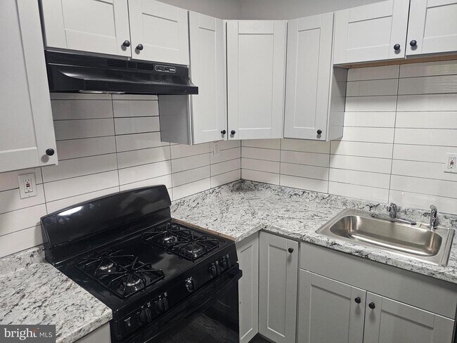 Building Photo - 2918 N Taylor St