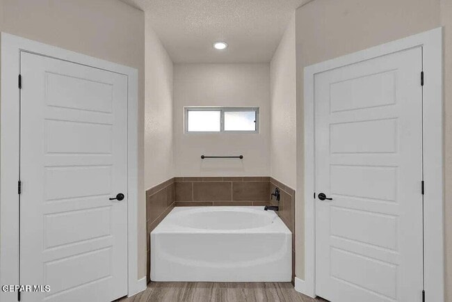 Building Photo - 740 Paseo Dulce Ave