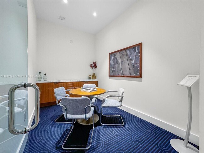 Building Photo - 2678 Tigertail Ave