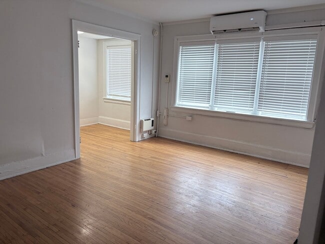 Interior Photo - 8th Street Apartments