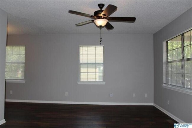 Building Photo - 2702 Wilson Dr NW