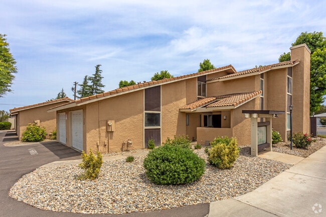 Building Photo - Laguna Knolls