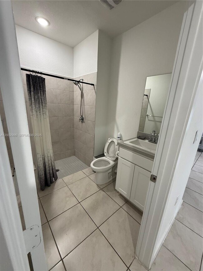 Building Photo - 1743 SE 9th Terrace